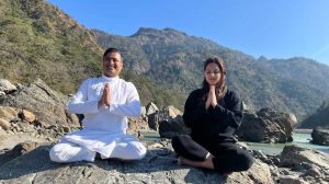 Yogi-Dr.-Amrit-Raj-Uttarakhand-News-Miss-Universe-Harnaz-Sandhu-Arogyadham-Maa-Yoga-Ashram-Rishikesh-1