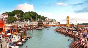 panoramic-view-of-har-ki-pauri-famous-ghat-on-the-banks-of-the-ganges-in-haridwar-india-stock