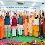 मुख्यमंत्री पुष्कर सिंह धामी अर्पित फाउंडेशन द्वारा आयोजित अभिनंदन समारोह में शामिल हुए