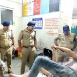 लूट, दरिंदगी और पुलिस पर फायरिंग, मुठभेड़ में ढेर हुई बदमाशी, मुख्य आरोपी के पैर में लगी गोली, गिरफ्तार…